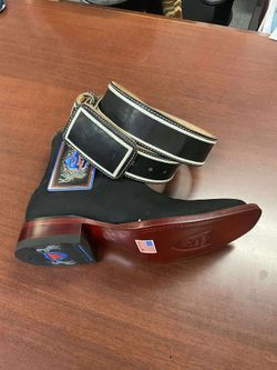 Botín de piel punta cuadrada y cinturón Pitiado acordonado