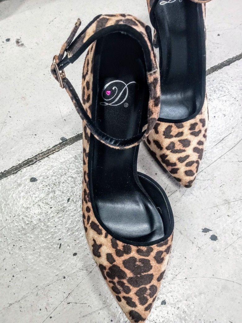 Women's Leopard Print Pointed Toe High Heels With Ankle Strap