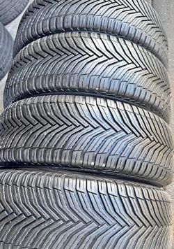225-60R18 MICHELIN BRAND TIRES EXCELENTE CONDICIÓN SET OFF 4