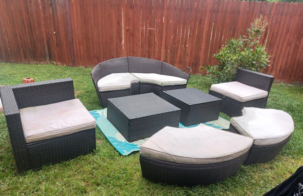 Patio Wicker Set and Cushions Plus Rug