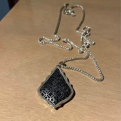 Kendra Scott Necklace