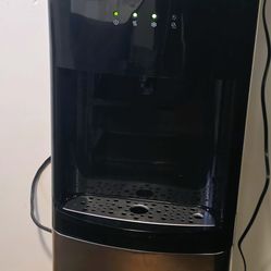 Primo water bottom loading dispenser