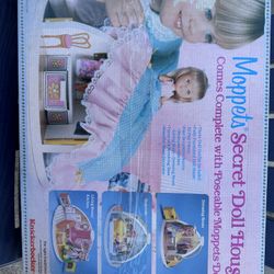 Moppets Secret Doll House