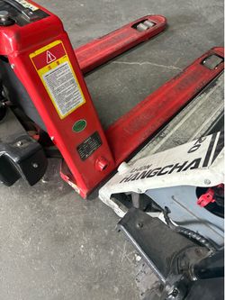 Ultra thin electric pallet jack