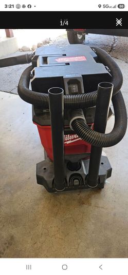 Milwaukee Wet/Dry Vacuum with Hose and Attachments