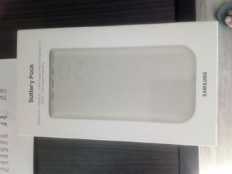 Samsum portable 20 charger/ original Nike baggy