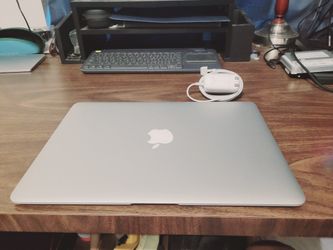 Apple MacBook Air 17