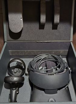 Oculus Rift S PC-Powered VR Gaming Headset - Complete Set