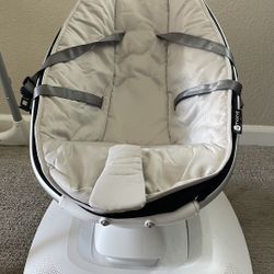 4moms RockaRoo Baby Rocker – Gently Used, Excellent Condition