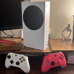 Xbox Series S + 2 Controllers (Like New, Barely Used)