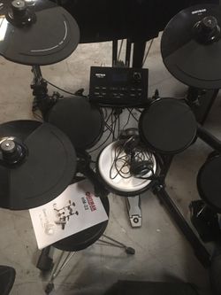 Digital Drum Set (throne, headphone and sticks included