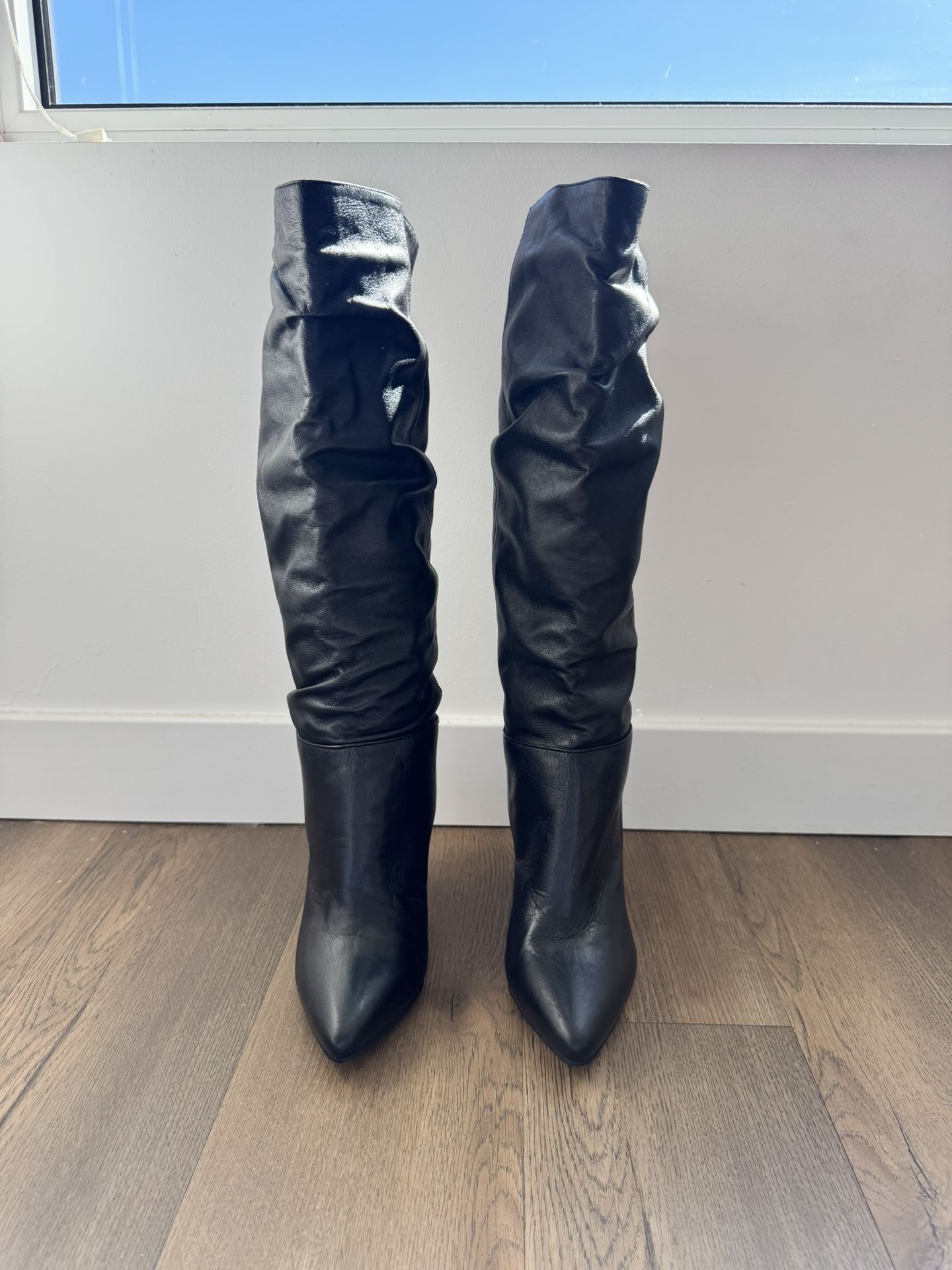 Black Leather Knee-High Boots (Vélez)