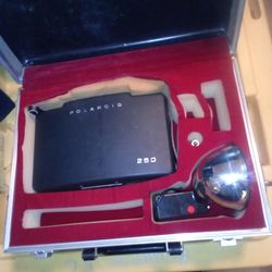 1960's color polaroid automatic 250 land camera