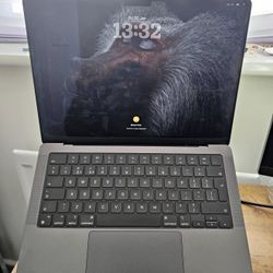 Apple Macbook Pro M3 Pro (18GB RAM - 512GB SSD)