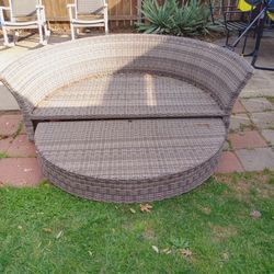 Patio daybed