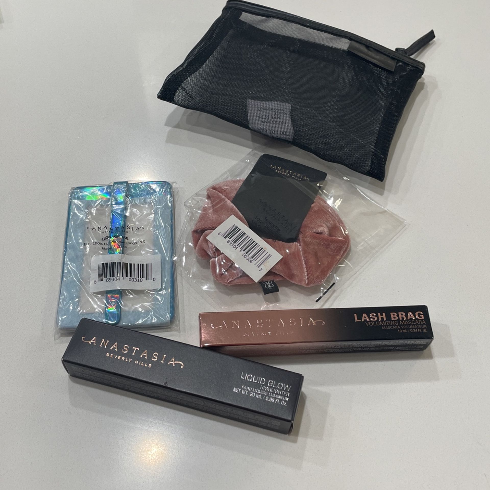 Anastasia Gift Bag Set for Sale in Glendale, AZ - OfferUp