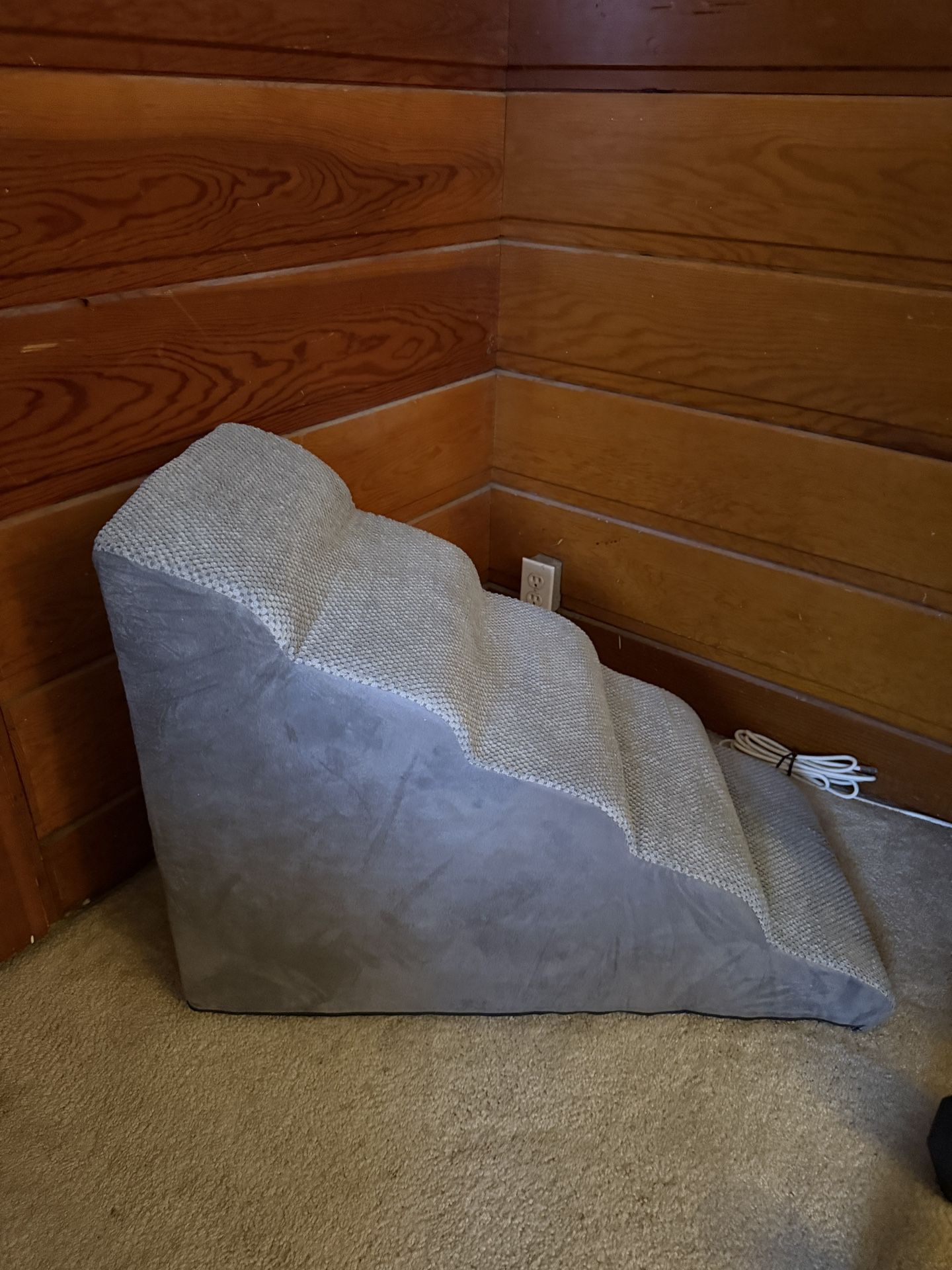 24” High High Density Pet Stairway Ramp NEW