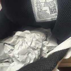 New Jordan Nike .size 10 1/2 