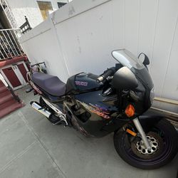 1995 Suzuki 750 Motorbike