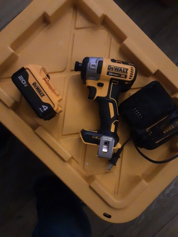 New Dewalt Impact Battery And Charger No Low Ball