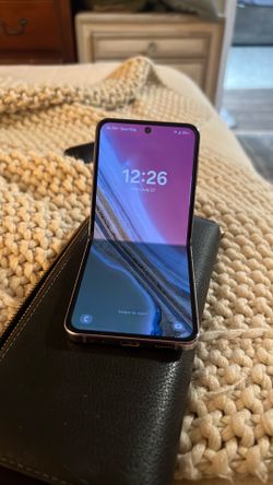 Unlocked Samsung Z  flip 4