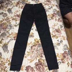 Black skinny jeans