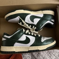 Women’s Nike Dunk Low 