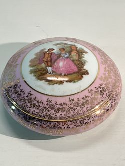 Beautiful Rare Limoges BARDET France Vanity Pink Trinket Dresser Dish with Lid 5” Inches Wide Courting Couple Pink & Gold 