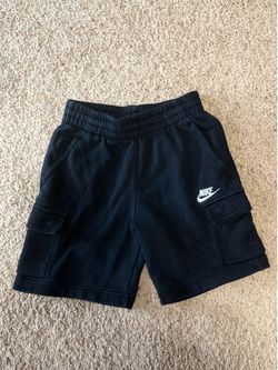 Boys’ Medium (M) Black Nike Cargo shorts