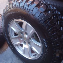 BFGOODRICH MUD TIRES  LLANTAS NUEVAS CON RINES PARA TAHOE SILVERADO SUBURBAN 