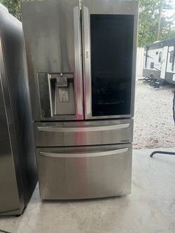 LG French Door Refrigerator with InstaView
