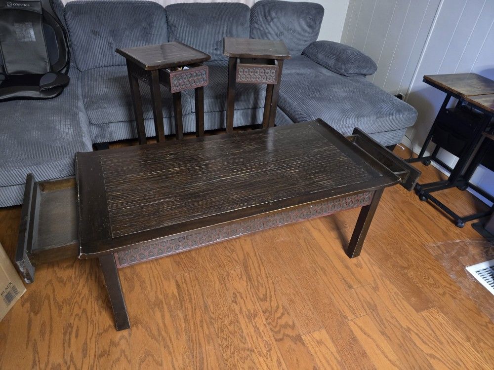 Pier1 Coffee/End Side Table Set