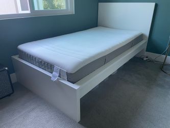 IKEA Malm twin bed - like new