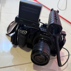 Black Magic 4K Pocket Cinema + Cage + 3 Lenses + Extended Battery Pack