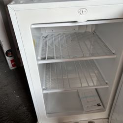 Rca Mini  3.0 Upright Deep Freezer