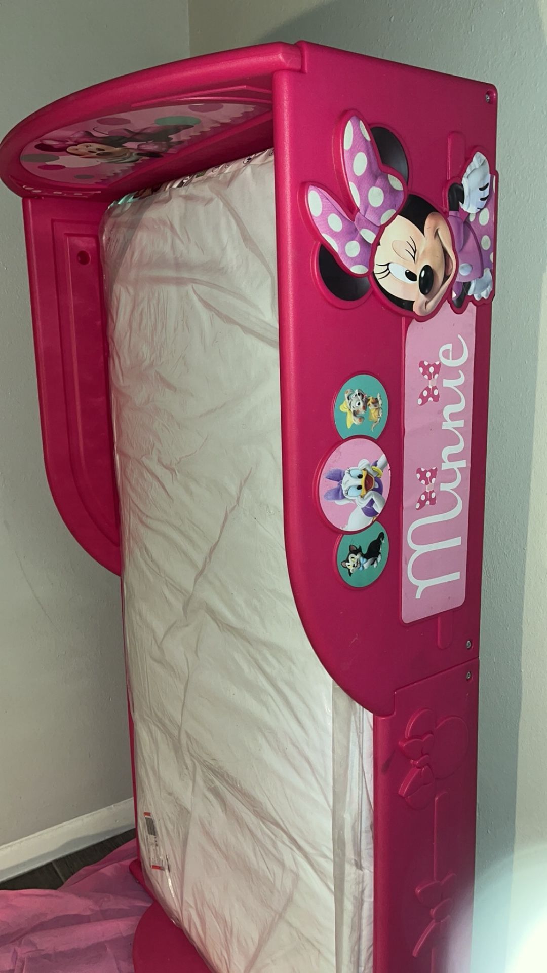 Brand New Mini Mouse Toddler Bed
