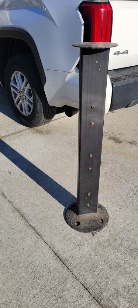 Steel Tool Pedestal