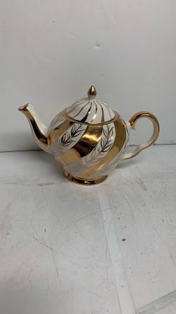 Vintage Price Kensington Ivory & Gold Swirl with Leaves Round Porcelain Teapot