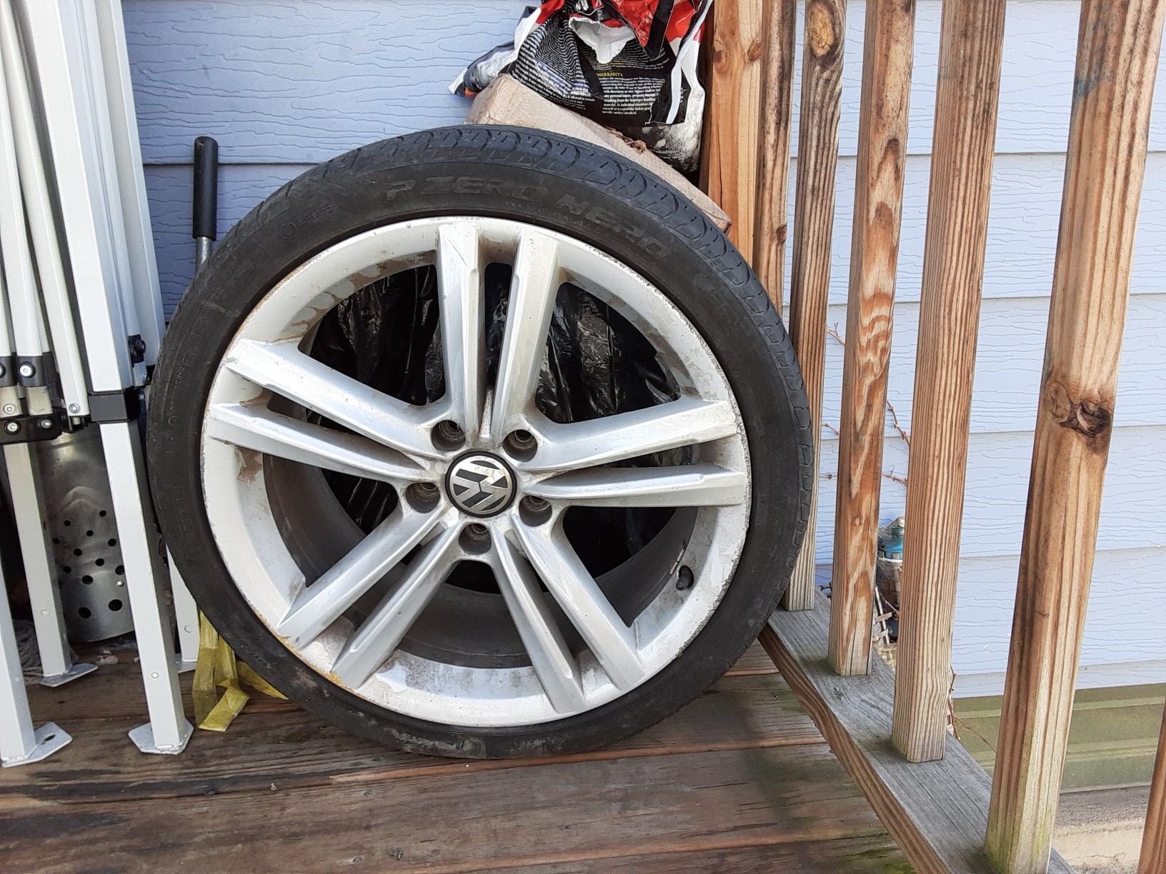 Two 18 0r 19 inch rims had them on my Jetta some one stole the other 2