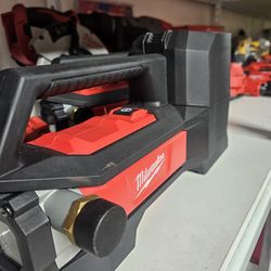 MILWUAKEE M18 CORDLES TRASFER WATER PUMP TOOL ONLY NEW