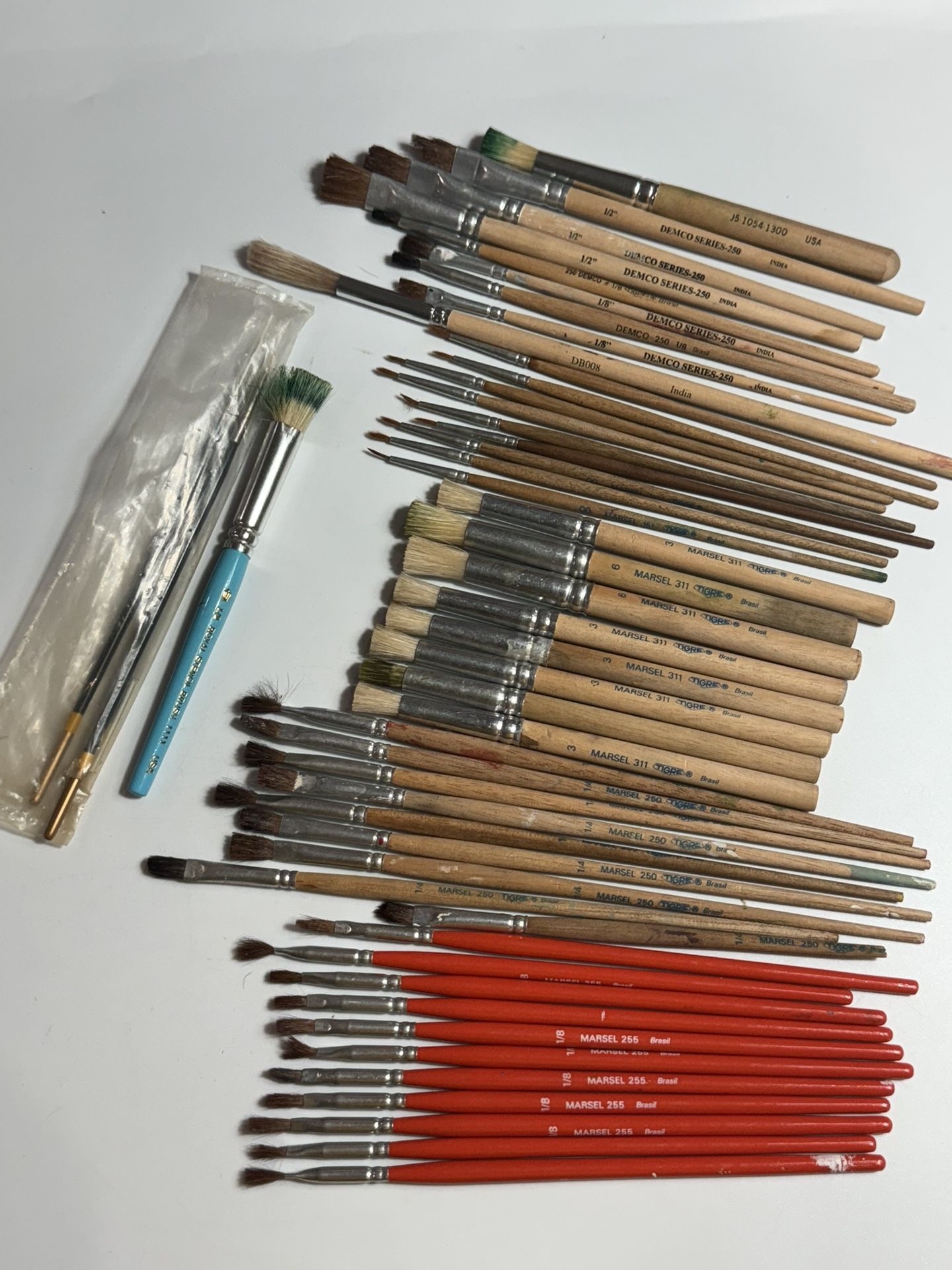 Lot Of 50 Artist Paint/Stencil Brushes-Various Makers & Sizes