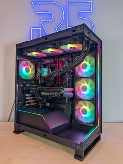 RTX 5070 // Ryzen 7800x3D // 32GB DDR5 // 1TB Gen4 NVMe // WiFi