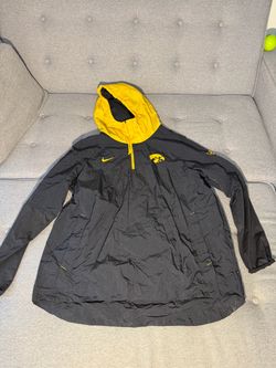 Nike Iowa Hawkeyes 2022 B1G Track Field Championships Jacket Men 2XL DD8161-010