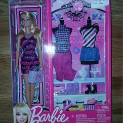 BARBIE Doll With 3 Outfits * New
