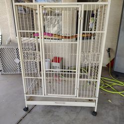 Large parrot cage