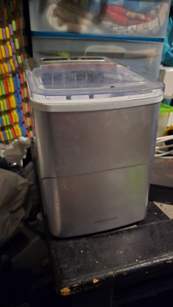 Insignia Portable Countertop Ice Maker