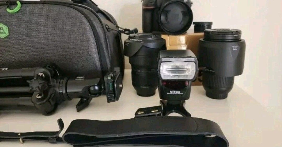 Nikon D850 USA Model, 3 Lenses, Zeiss 85mm, Nikon 16-35mm, 24-70mm F2.8, Set