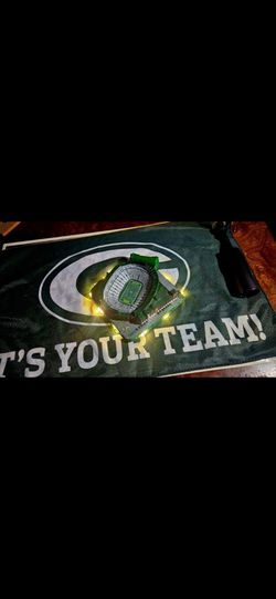 NFL, GREEN BAY PACKERS: Hand held flag & unique  mini Lambeau Field w/LED lights, firm.