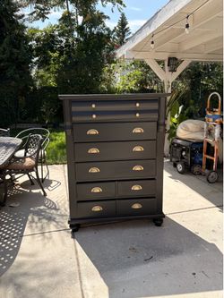 Beautiful  Black & Gold 6-Drawer Dresser
