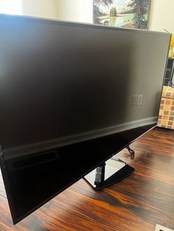 📺  65 inches LG Flat Screen TV with Stand – Excellent Condition